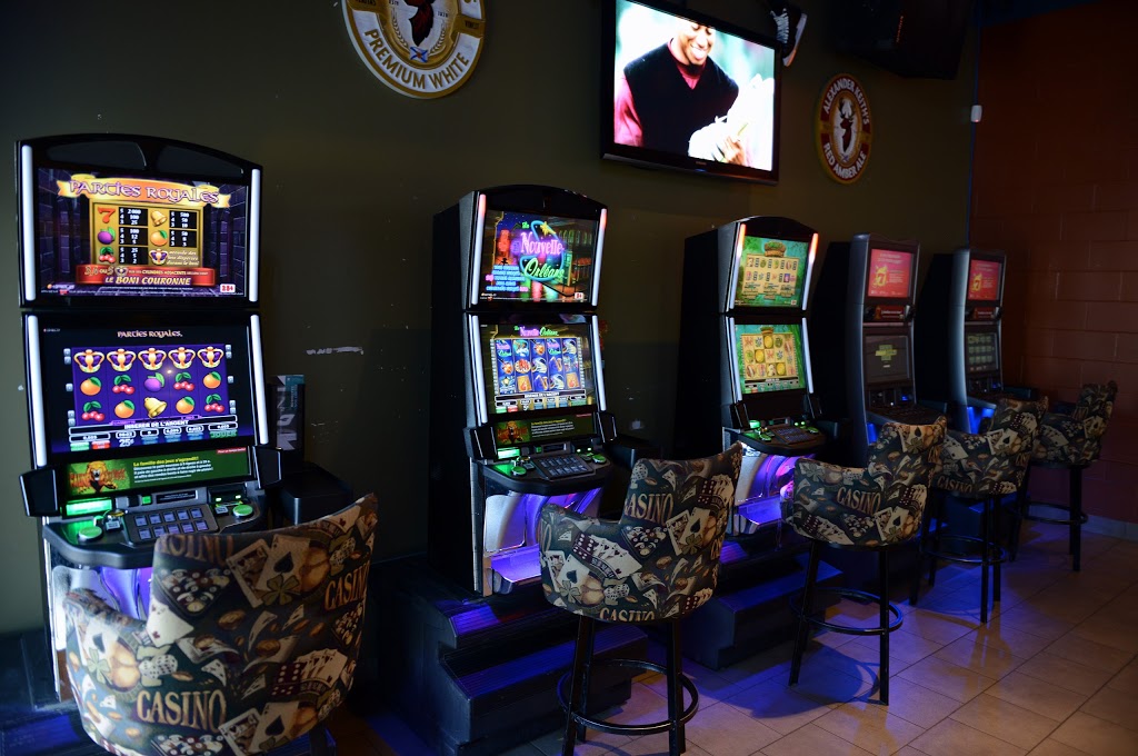 Bar Le Chatel | 9550, boul de lOrmiere, Québec, QC G2B 3Z6, Canada | Phone: (418) 840-0908