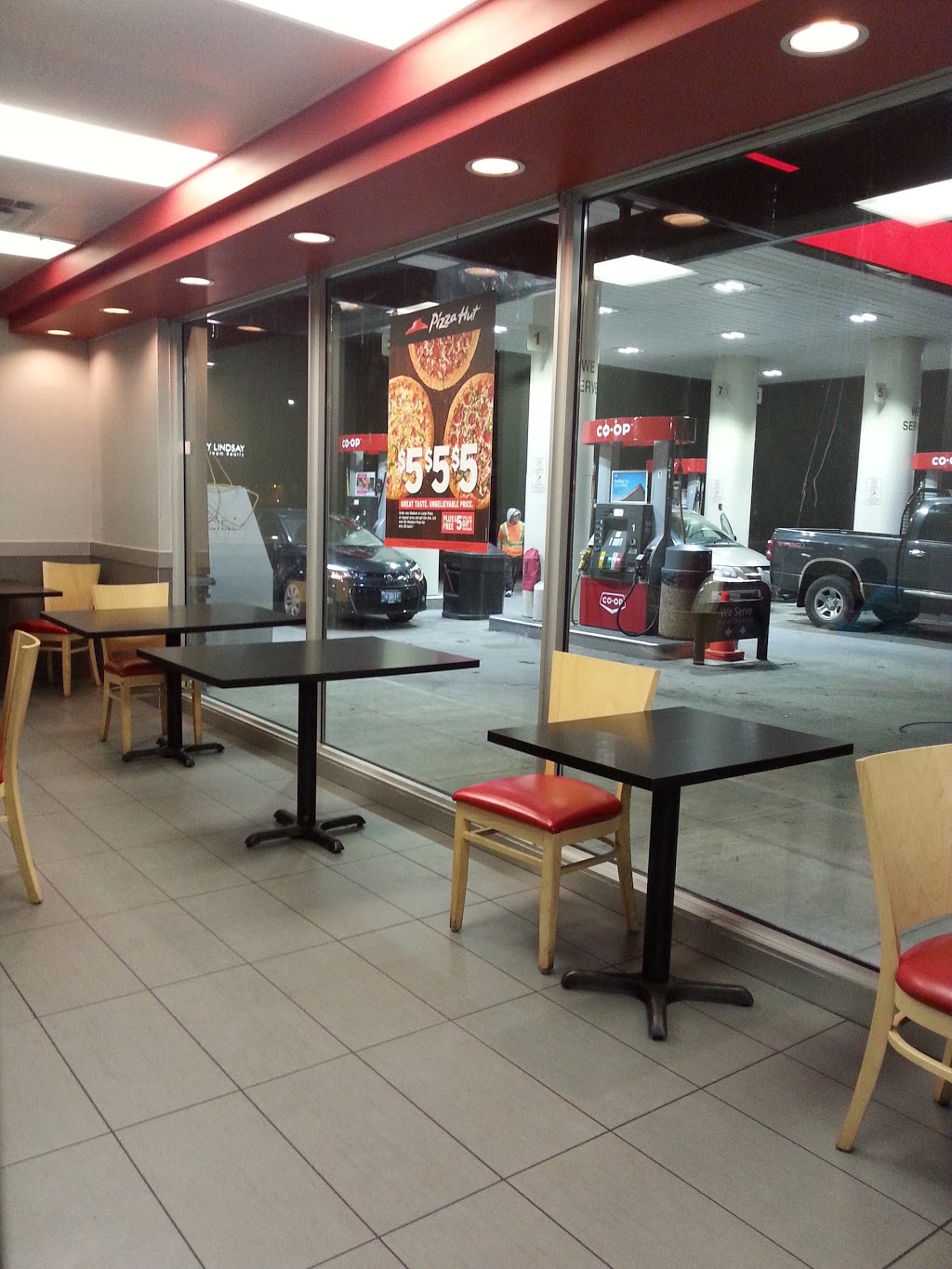 Pizza Hut | 1925 Portage Ave, Winnipeg, MB R3J 0J5, Canada | Phone: (204) 953-4154