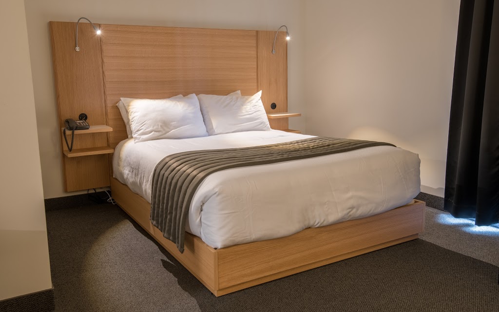 Hôtel de la Rive | 165 Chemin Sainte-Anne, Sorel, QC J3P 6J7, Canada | Phone: (450) 742-5691