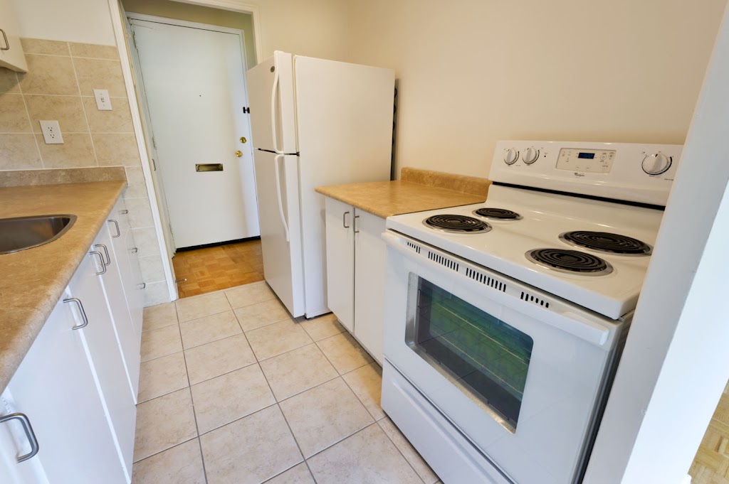 Scenic Tower | 470 Scenic Dr, London, ON N5Z 3B2, Canada | Phone: (855) 645-1014