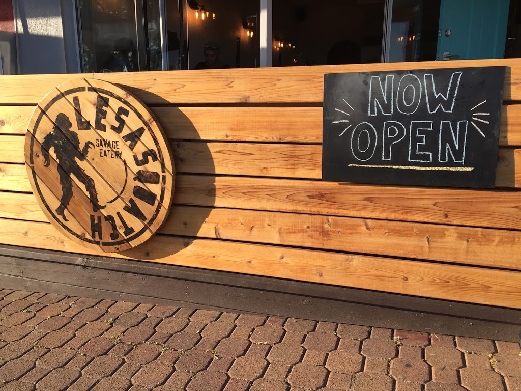 Le Sasquatch | 15065 Marine Dr, White Rock, BC V4B 1C5, Canada | Phone: (604) 385-6333
