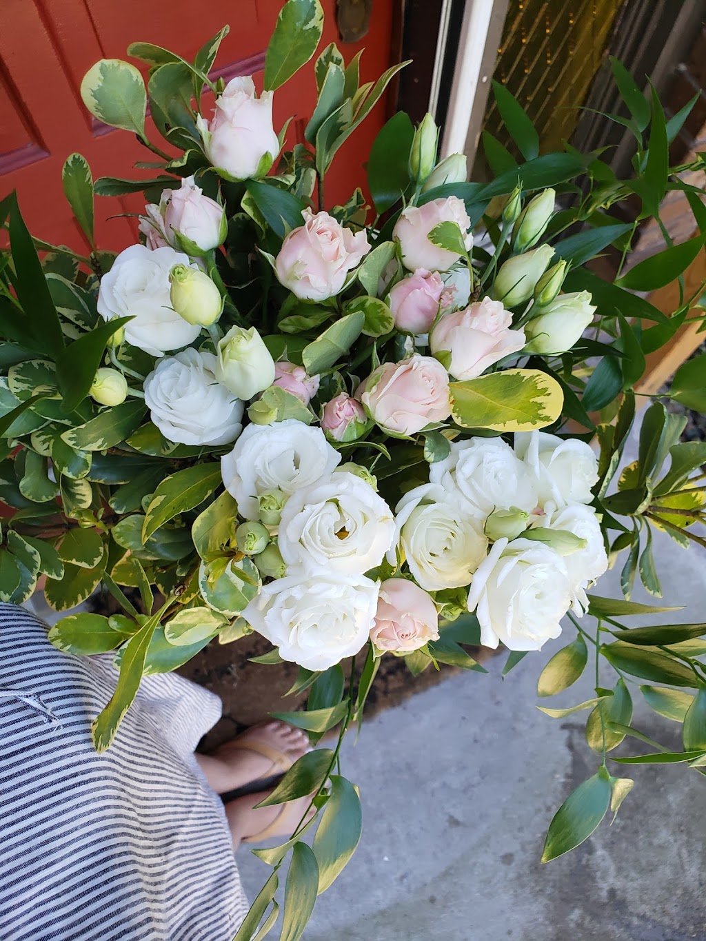 Petals of Love | 1258 Talbot St, St Thomas, ON N5P 1G9, Canada | Phone: (519) 637-5777
