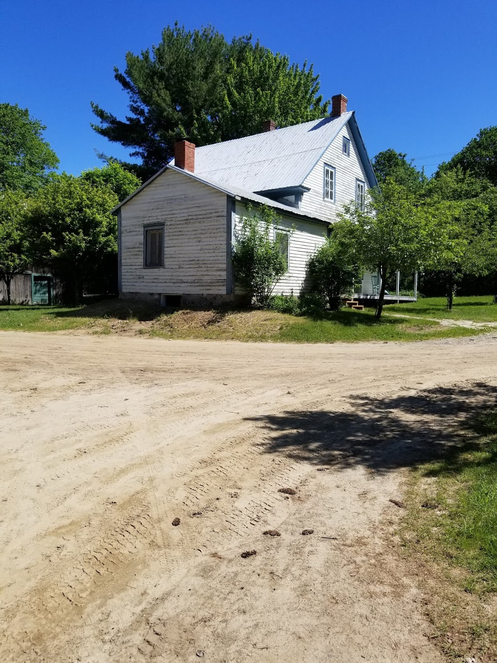 Camping des Voltigeurs | 575 Rue Montplaisir, Drummondville, QC J2B 6X1, Canada | Phone: (819) 477-1360