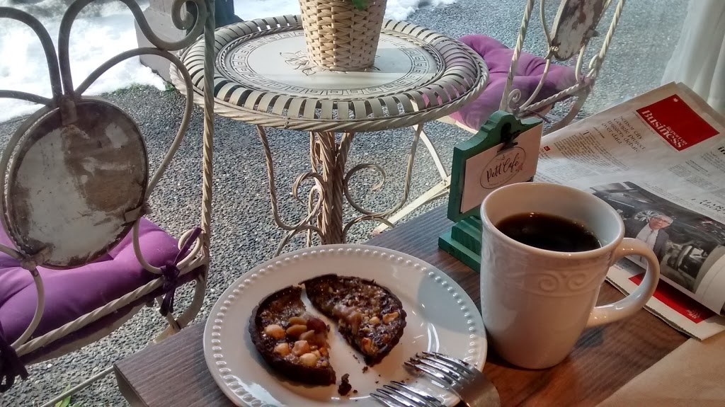 Le Petit Café | 105 - 3711 Delbrook Ave, North Vancouver, BC V7N 3Z4, Canada | Phone: (604) 971-6661