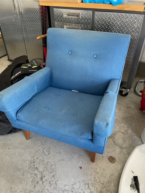 Hummingfox Upholstery | Bridleridge Green SW, Calgary, AB T2Y 0E3, Canada | Phone: (825) 558-3698