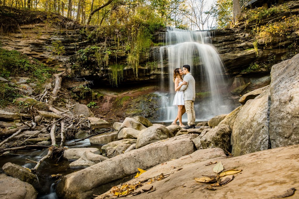 M+M Photography | 9 Bastia St, Waterdown, ON L8B 1V3, Canada | Phone: (416) 566-2963