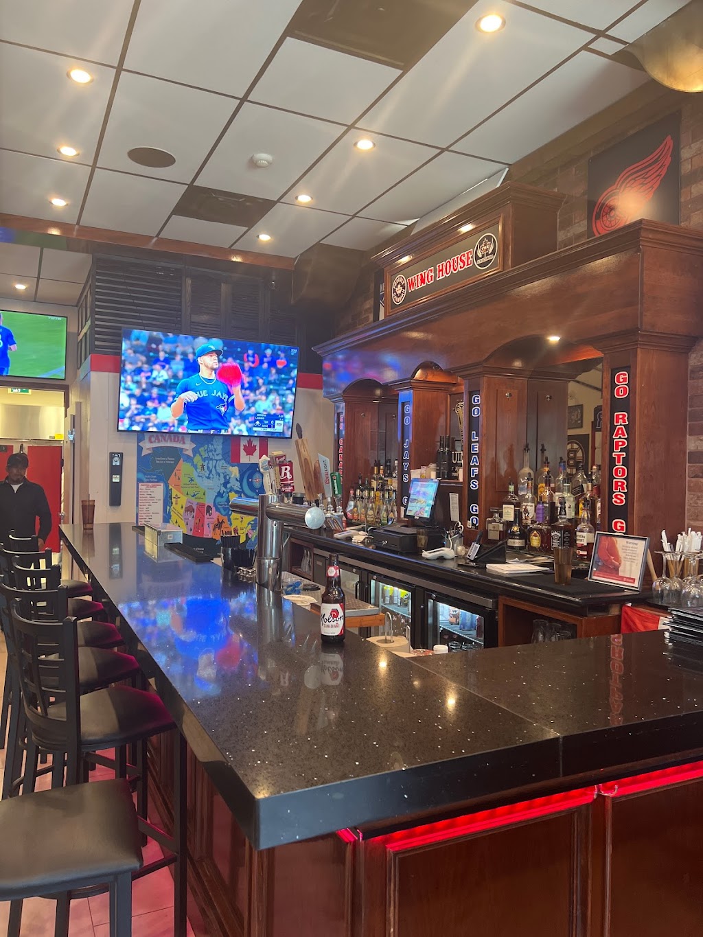 Wing House Bracebridge | 5 Manitoba St, Bracebridge, ON P1L 1S4, Canada | Phone: (705) 640-0222