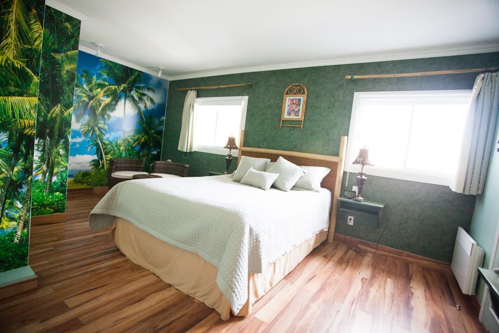 Auberge/Restaurant Lile De France | 2188 Chemin du Tour du Lac, Nominingue, QC J0W 1R0, Canada | Phone: (819) 278-0364