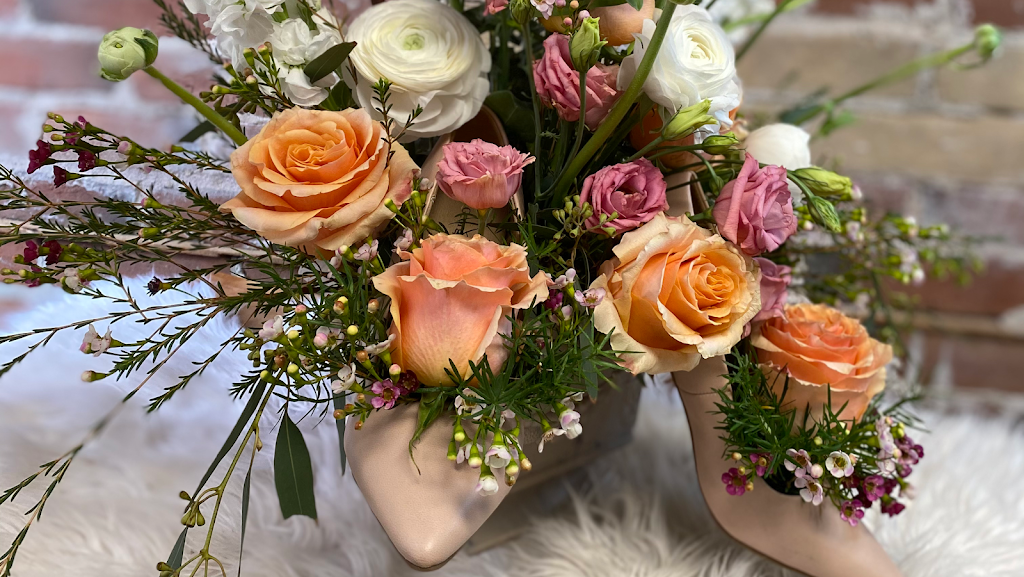 Wild Little Roses | 11 Perth St, Brockville, ON K6V 5B9, Canada | Phone: (613) 809-7098