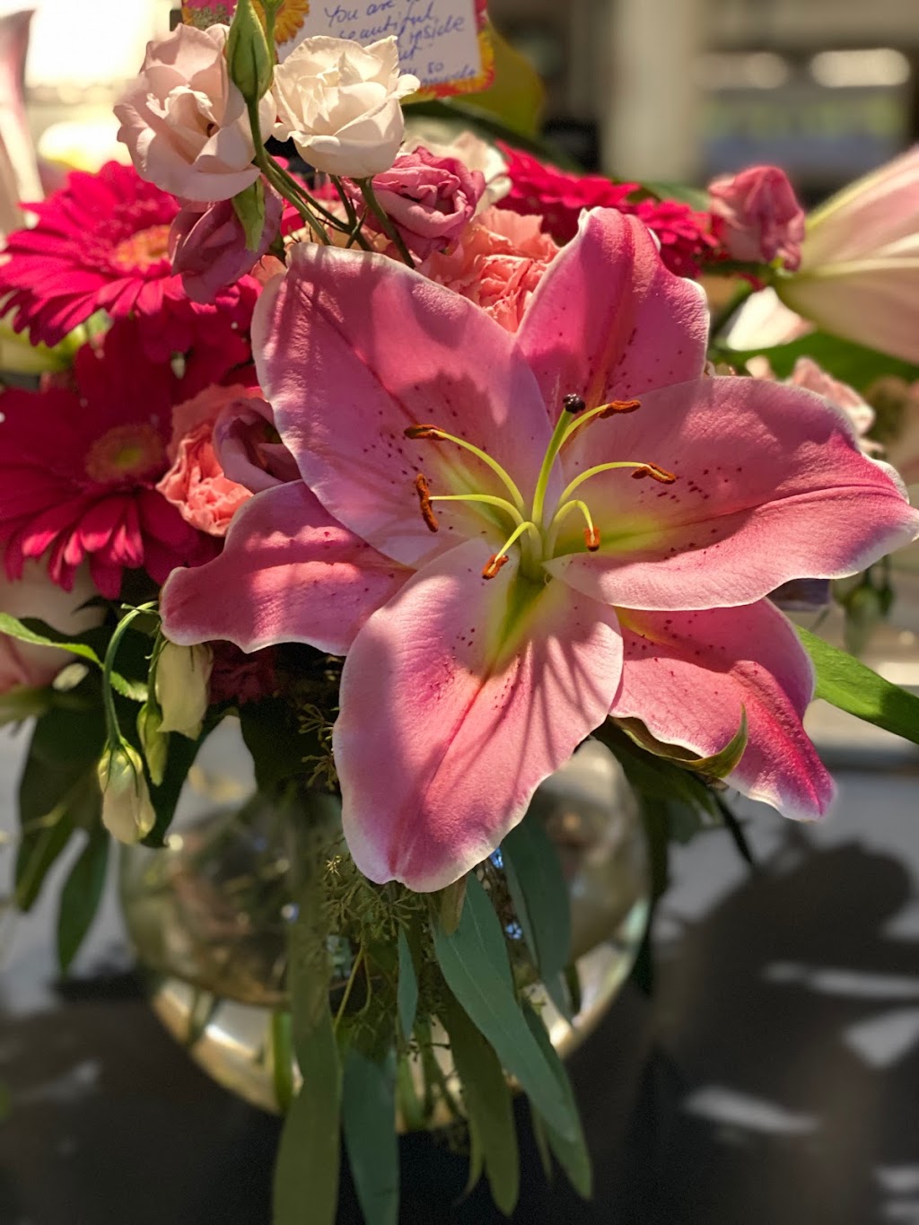 Euro Flowers Mississauga | 119 Lakeshore Rd W UNIT #104, Mississauga, ON L5H 1E9, Canada | Phone: (905) 891-1589