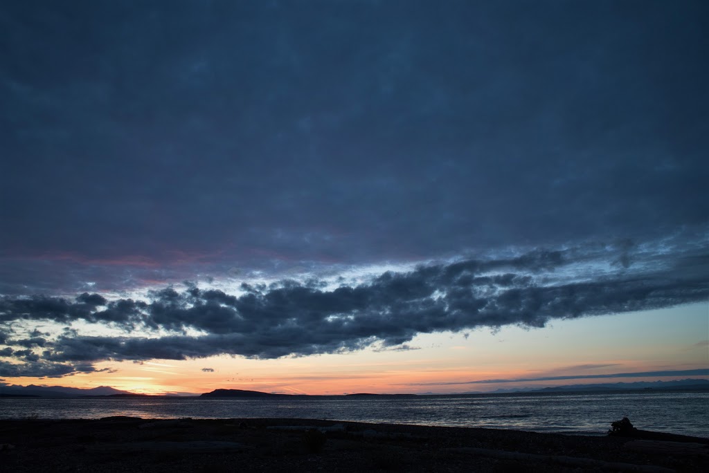 Ocean Crest Motel in Qualicum Beach | 3292 Island Hwy W, Qualicum Beach, BC V9K 2C6, Canada | Phone: (250) 752-5518