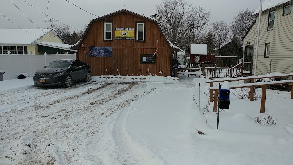 Livecchis Gun Sales | 10580 Railroad Ave, North Collins, NY 14111, USA | Phone: (716) 337-3373