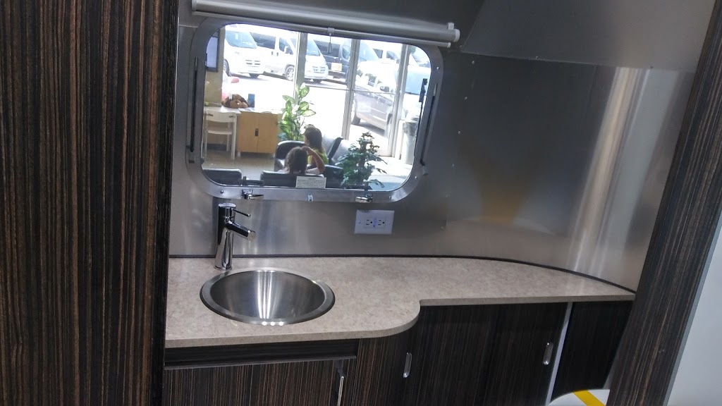 Roulottes Ste-Anne | 3306 Boulevard des Entreprises, Terrebonne, QC J6X 4J8, Canada | Phone: (877) 477-1803