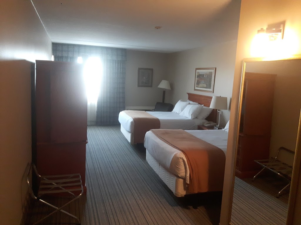 Ramada by Wyndham London | 817 Exeter Rd, London, ON N6E 1W1, Canada | Phone: (519) 681-4900