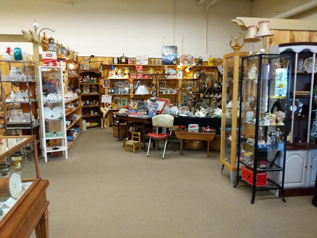 Market Road Antiques | 845 Weber St N, Waterloo, ON N2V 1V8, Canada | Phone: (519) 746-1999