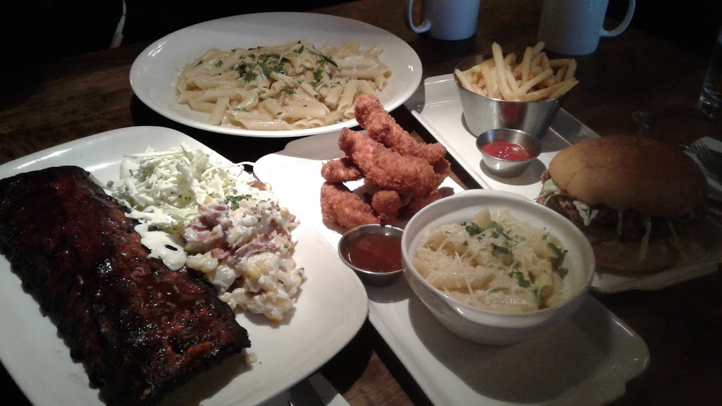 Earls Kitchen + Bar | 1848 Main St #101, Penticton, BC V2A 5H3, Canada | Phone: (250) 493-7455