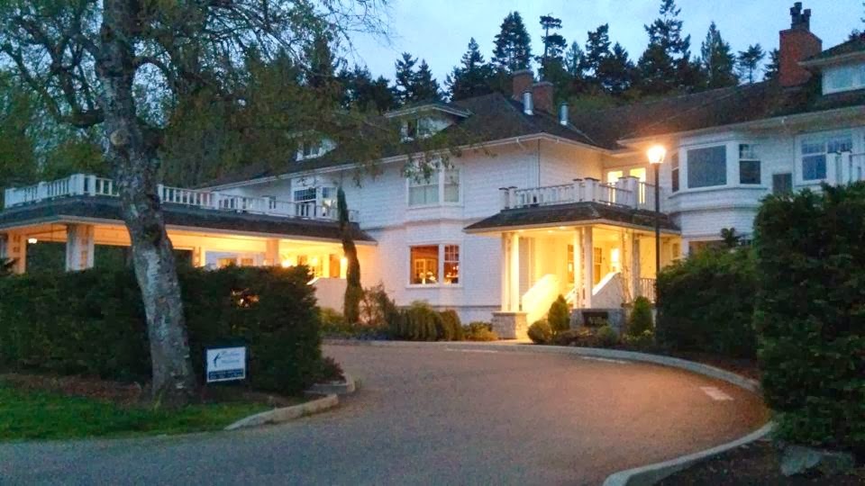 Crown Mansion Boutique Hotel & Villas | 292 Crescent Rd E, Qualicum Beach, BC V9K 0A5, Canada | Phone: (250) 752-5776