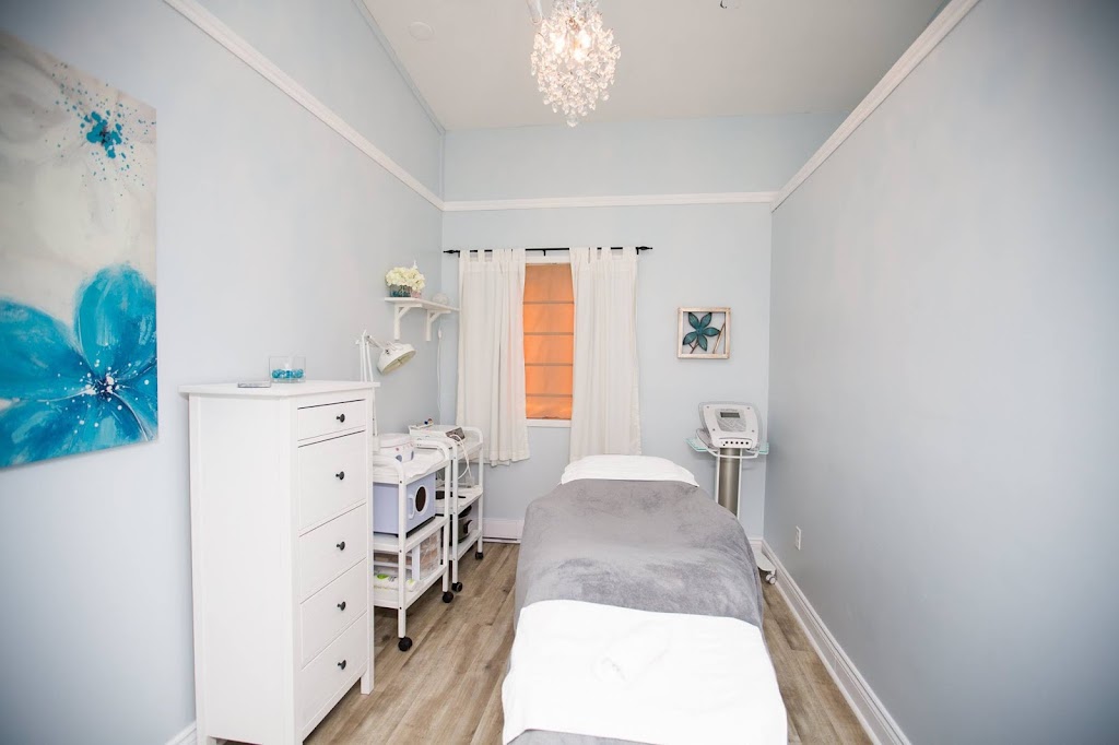 Cocoa Organic Spa & Boutique | 575 Main St, Mahone Bay, NS B0J 2E0, Canada | Phone: (902) 531-2626