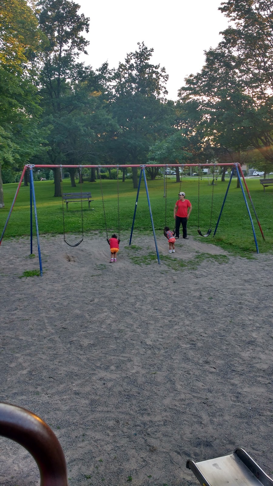 Brooks Road Park | 51 Keeler Blvd, Scarborough, ON M1E 4K6, Canada | Phone: (416) 338-4386