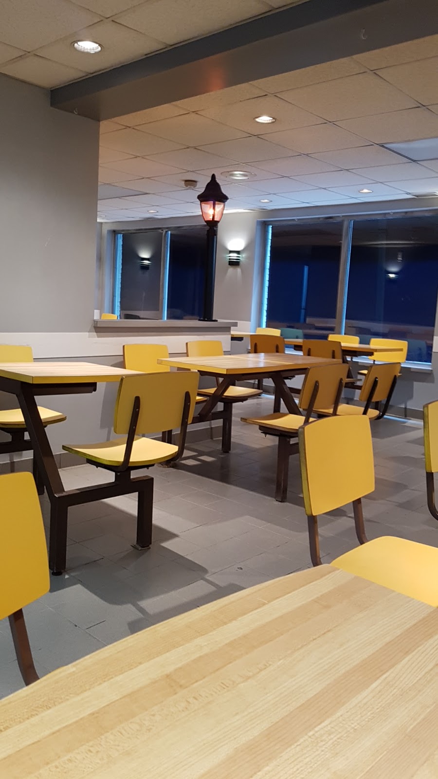 Les Rôtisseries Ti-Coq (St-Louis-de-France) | 2150 Boulevard Thibeau, Trois-Rivières, QC G8T 1E9, Canada | Phone: (819) 374-4419