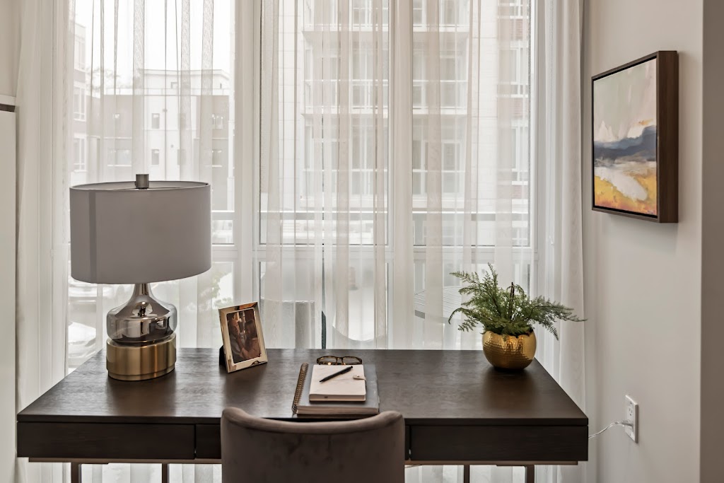 The Shores of Port Credit Luxury Senior Rentals | 270 Lakeshore Rd W, Mississauga, ON L5H 0A4, Canada | Phone: (905) 812-5280