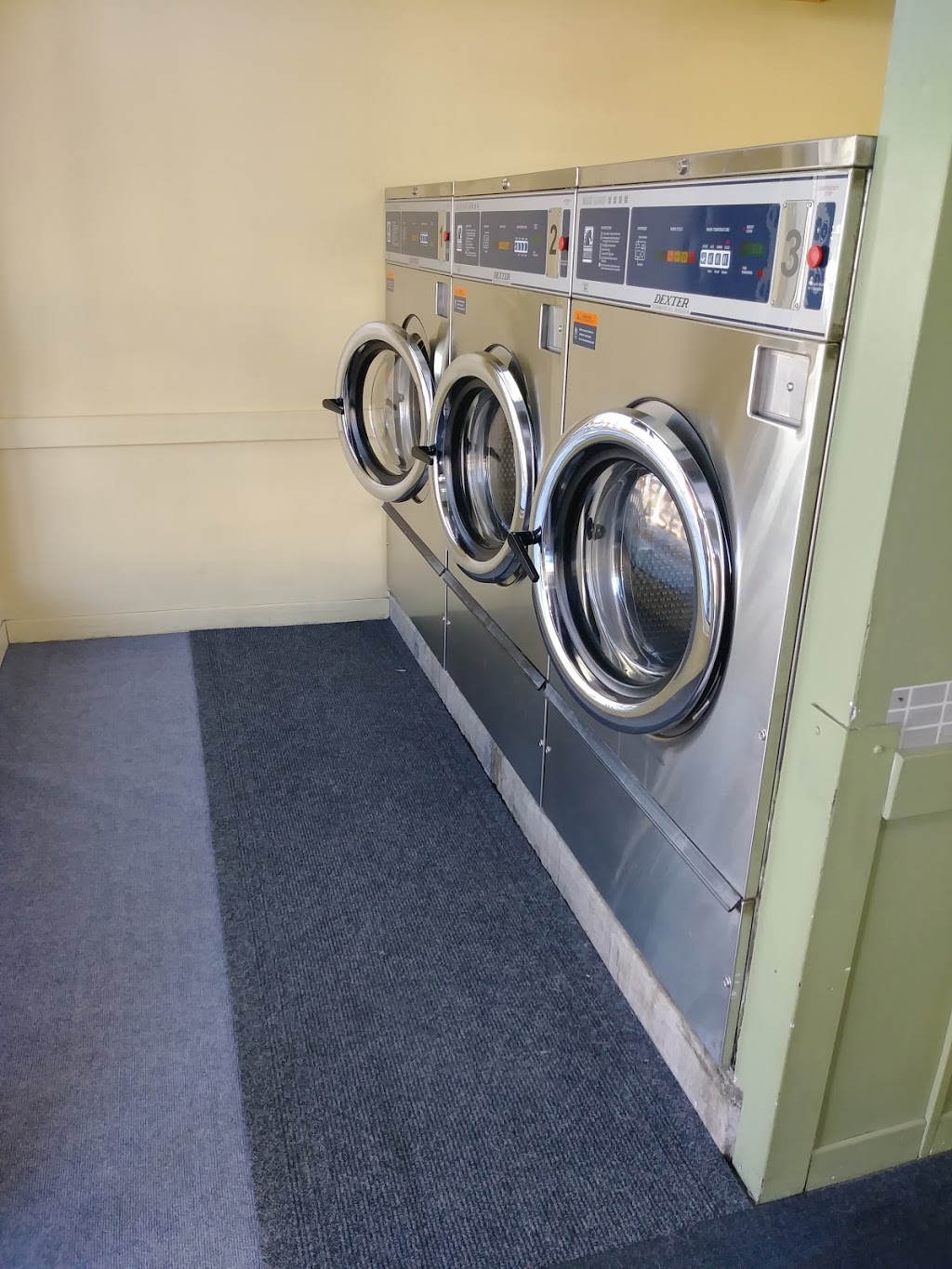 Laundry Longueuil Inc. | 808 Rue Sainte-Hélène, Longueuil, QC J4K 3R6, Canada | Phone: (450) 677-4523