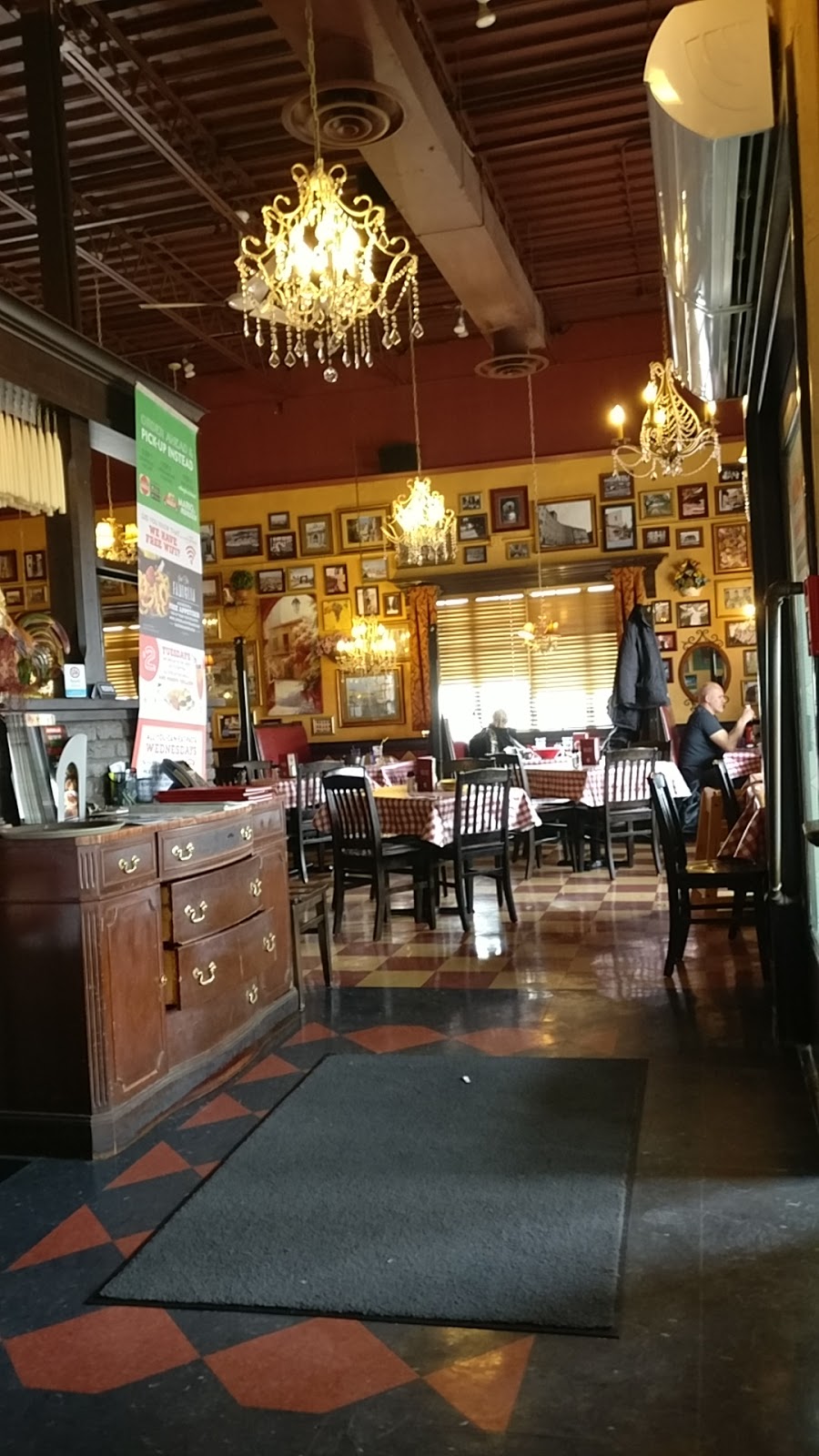 East Side Marios | 750 Queenston Rd, Hamilton, ON L8G 1A4, Canada | Phone: (905) 573-9442