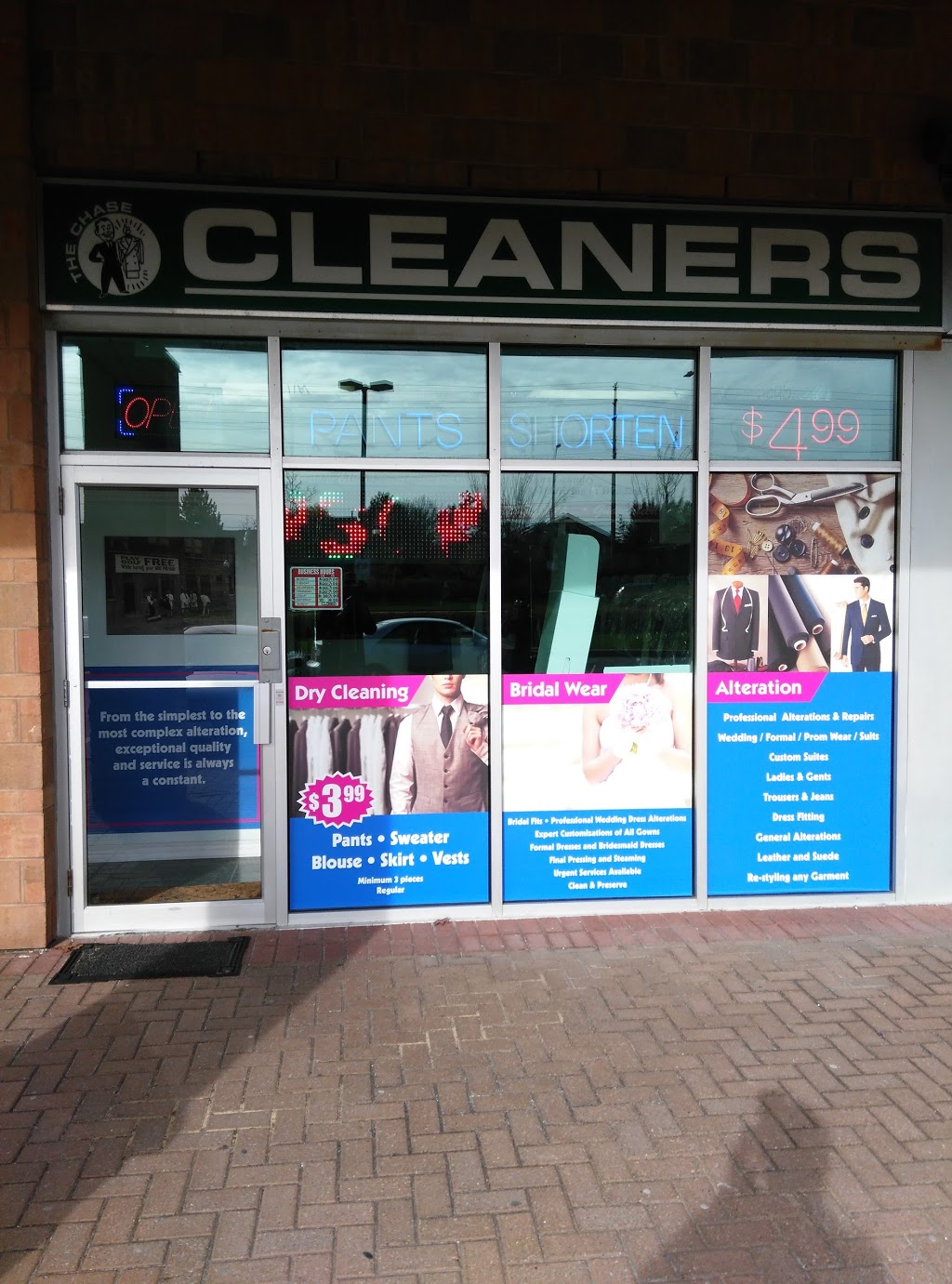 The Chase Cleaners | 1675 The Chase, Mississauga, ON L5M 5Y7, Canada | Phone: (905) 569-3902