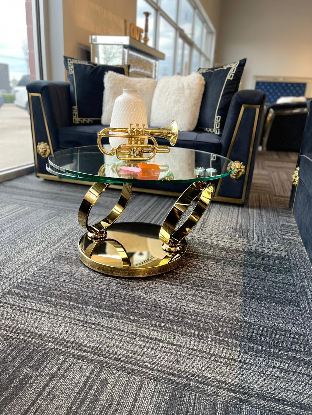 Urban Classic Furniture and Home Decor | 801 Century St Unit 9-10, Winnipeg, MB R3H 0C3, Canada | Phone: (204) 221-5805