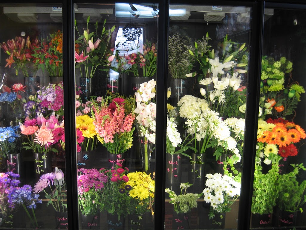 FLOWERS N THINGS FLOWER & GIFT SHOP | 763 Davis Dr, Newmarket, ON L3Y 2R2, Canada | Phone: (905) 830-0024