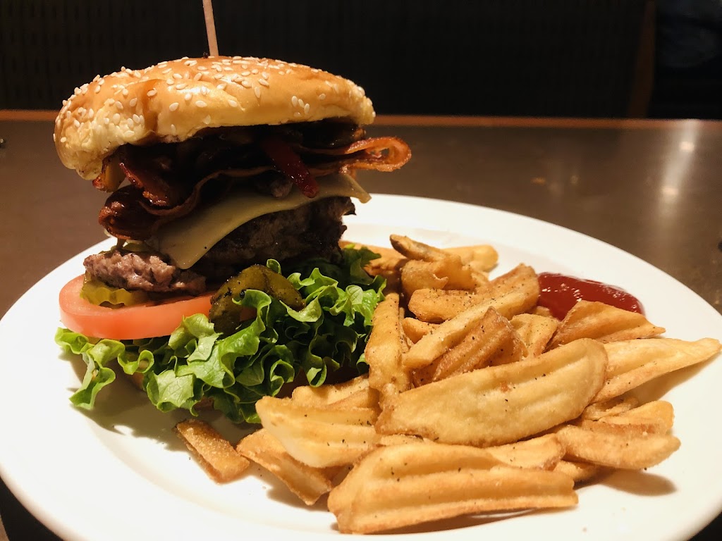 Dennys | 421 Mayor Magrath Dr S, Lethbridge, AB T1J 3L3, Canada | Phone: (403) 381-9090