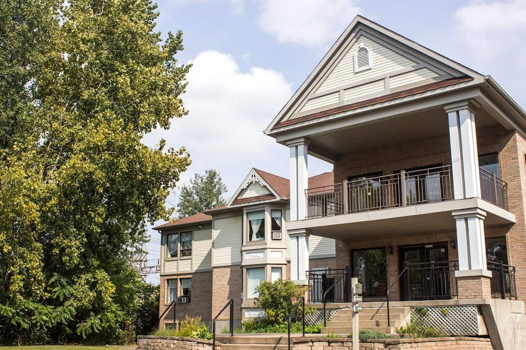 CHSLD Villa Val Des Arbres Inc | 3245 Boul Saint-Martin Est, Laval, QC H7E 4T6, Canada | Phone: (450) 661-0911