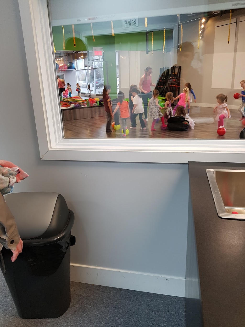 Studio Moov | 4575 Boulevard de la Grande-Allée, Boisbriand, QC J7H 1M8, Canada | Phone: (450) 951-9561