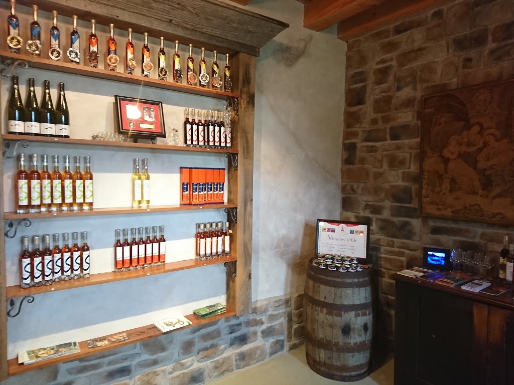 Domaine Des Salamandres | 196 Chemin de Covey Hill, Hemmingford, QC J0L 1H0, Canada | Phone: (450) 247-9000