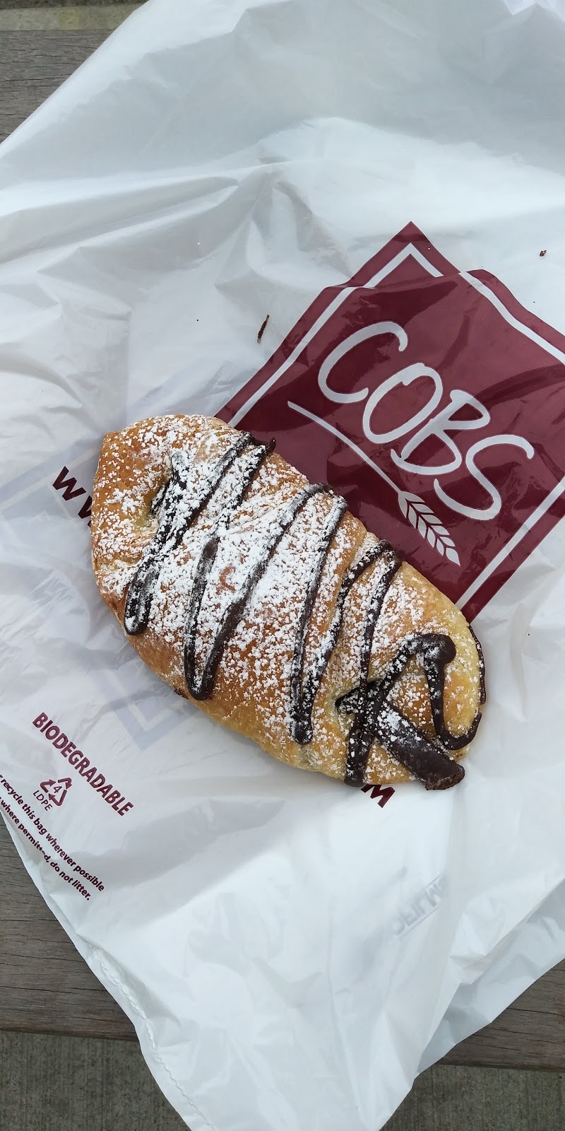 COBS Bread | 1975 Queen St E, Toronto, ON M4L 1J1, Canada | Phone: (647) 352-9300