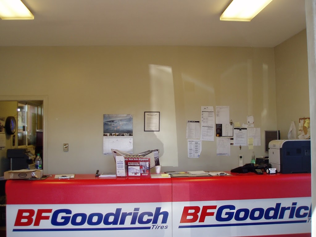 McKee Tirecraft Innisfil | 2252 Bowman St, Innisfil, ON L9S 3V5, Canada | Phone: (705) 436-1600