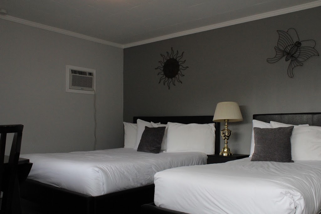 Maple Leaf Motel & RV Resort | 5457 BC-97, Oliver, BC V0H 1T1, Canada | Phone: (800) 566-6006