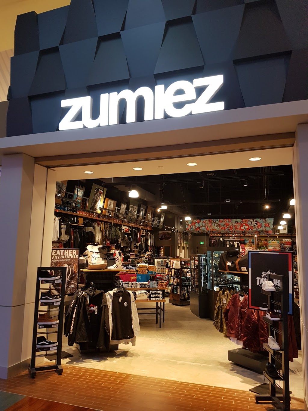 Zumiez | 5000 Canoe Pass Way #626, Tsawwassen, BC V4M 0B3, Canada | Phone: (604) 948-0687
