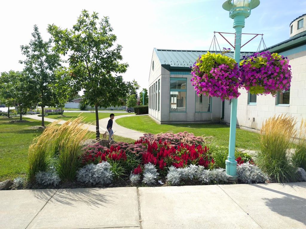 Ansley Grove Library | 350 Ansley Grove Rd, Woodbridge, ON L4L 3W4, Canada | Phone: (905) 653-7323