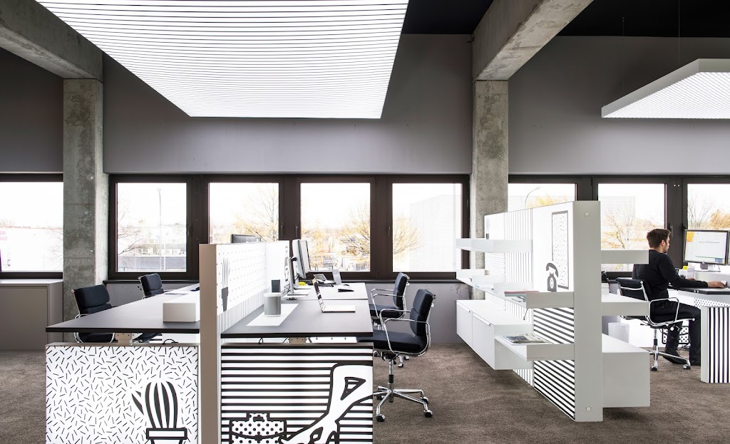 Porto Displays - Canada | 455 Addison Hall Cir Unit 5, Aurora, ON L4G 3X8, Canada | Phone: (800) 224-0415