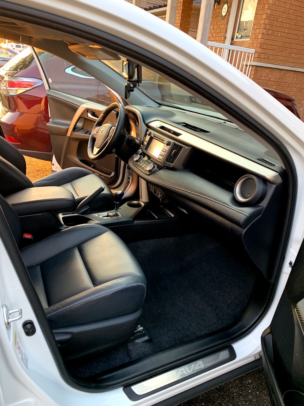 Rub It Out Detailing | 124 Deerwood Crescent, Richmond Hill, ON L4E 4B2, Canada | Phone: (416) 918-1431
