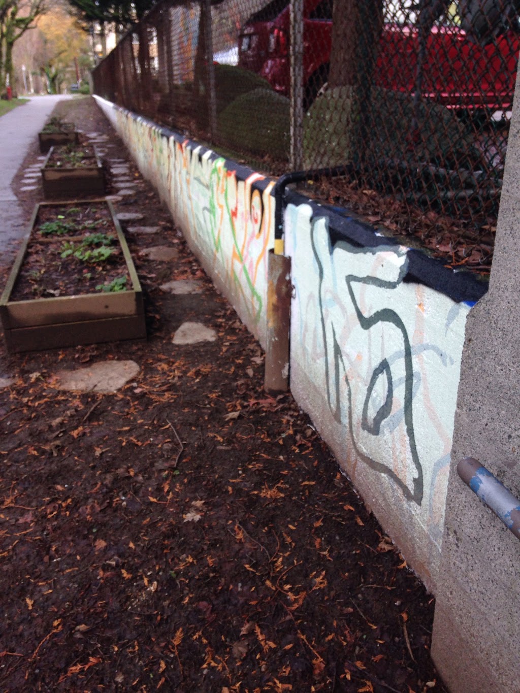 Lord Roberts Elementary School | 1100 Bidwell St, Vancouver, BC V6G 2K4, Canada | Phone: (604) 713-5055