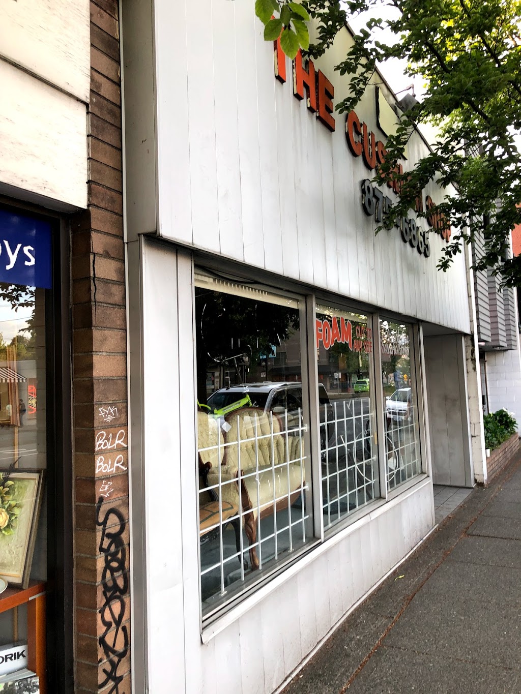 The Cushion Shop | 2735 Main St, Vancouver, BC V5T 3E9, Canada | Phone: (604) 875-6865