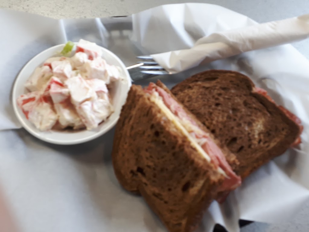 dLish Kitchen Cafe | 518 Broadway #1, Tillsonburg, ON N4G 3S7, Canada | Phone: (519) 688-2080