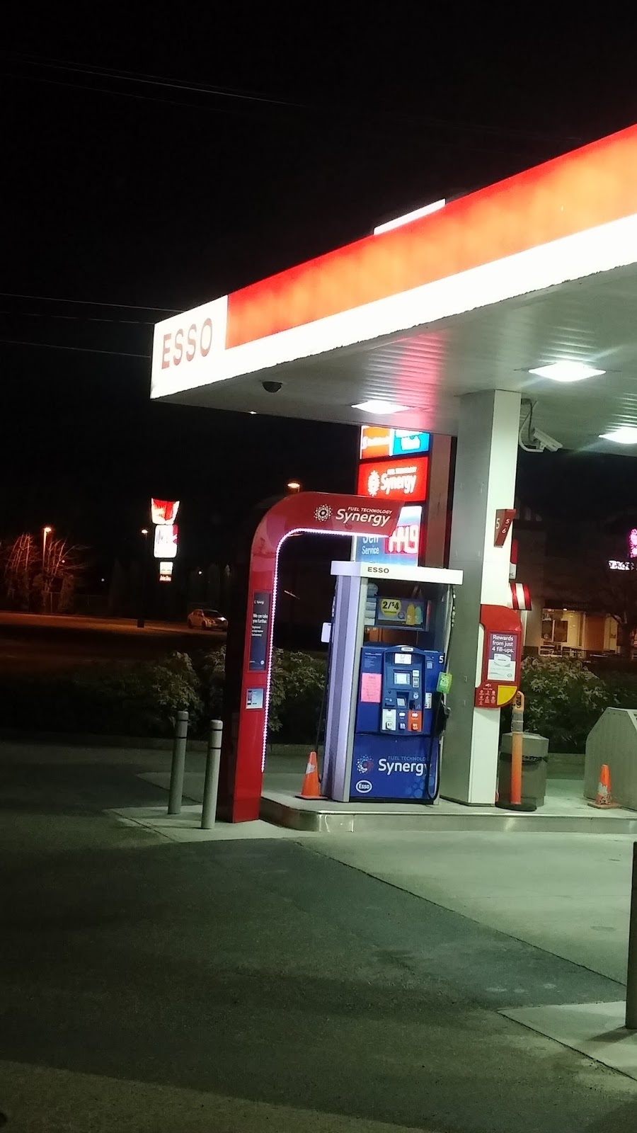 ESSO Smart Stop 37888 | 7680 Amber Dr, Chilliwack, BC V2R 3P3, Canada | Phone: (604) 847-1765