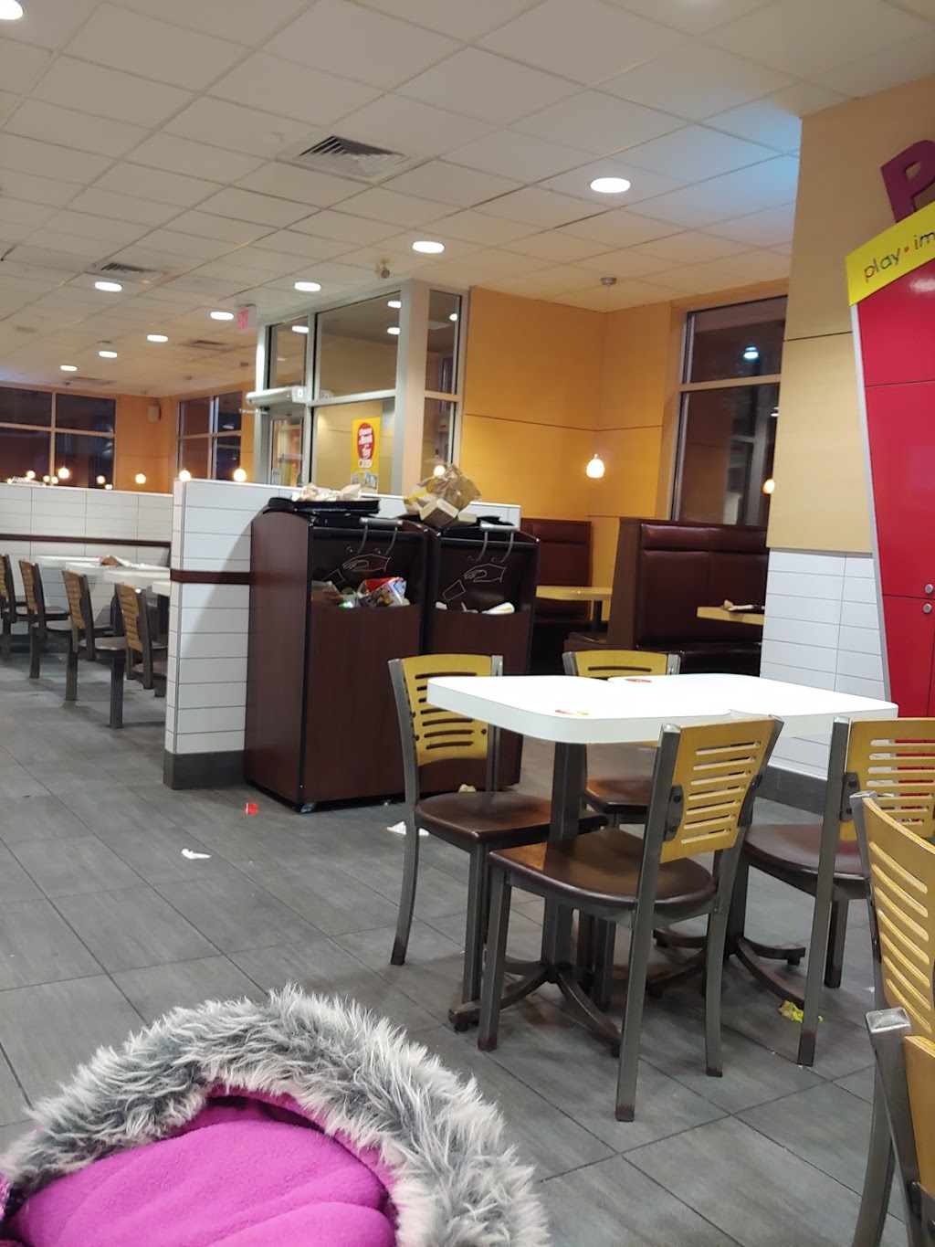 McDonalds | 1268 King St E, Hamilton, ON L8N 1G8, Canada | Phone: (905) 547-6636