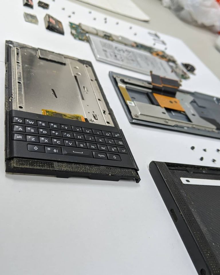 PhoneClick Repair | 1 Bernick Dr, Barrie, ON L4M 5K1, Canada | Phone: (705) 905-2349