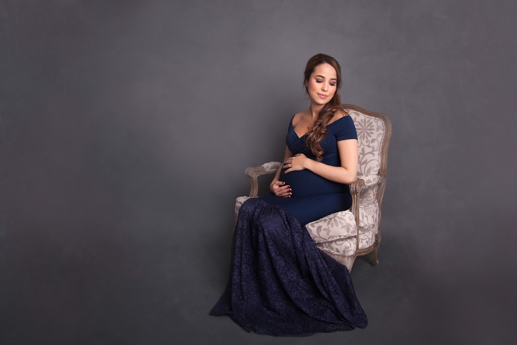 Cait Lemieux Photography | Otha Studio, 233 Bd Sainte-Rose #350, Laval, QC H7L 1L7, Canada | Phone: (514) 998-8384