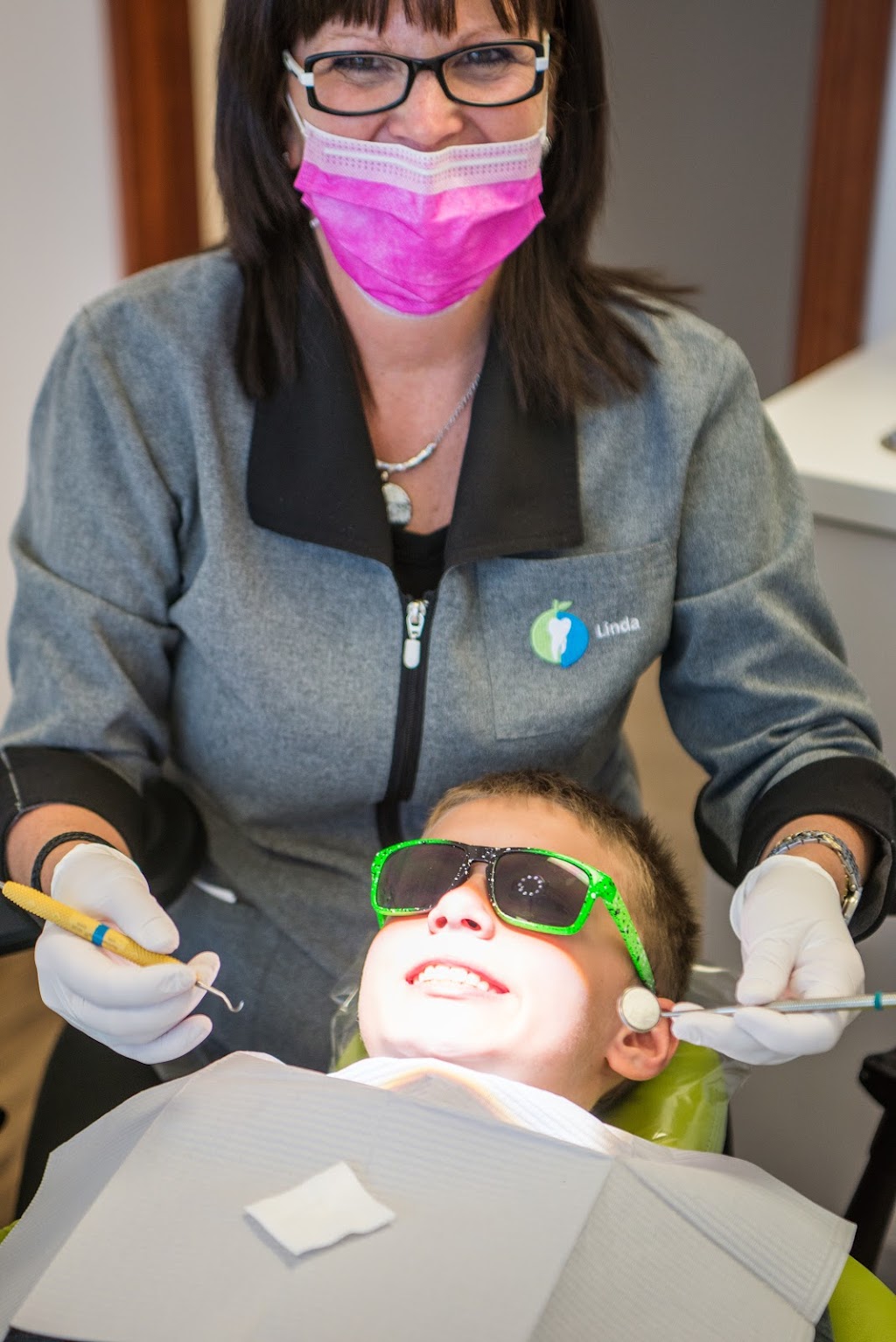 Centre dentaire Dr Charles Thibault | 397 Rue Cherrier, LÎle-Bizard—Sainte-Geneviève, QC H9C 1E9, Canada | Phone: (514) 696-6666
