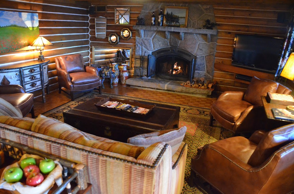 Obabika Lake Lodge | Hyw. 805, River Valley, ON P0H 2C0, Canada | Phone: (705) 688-3557